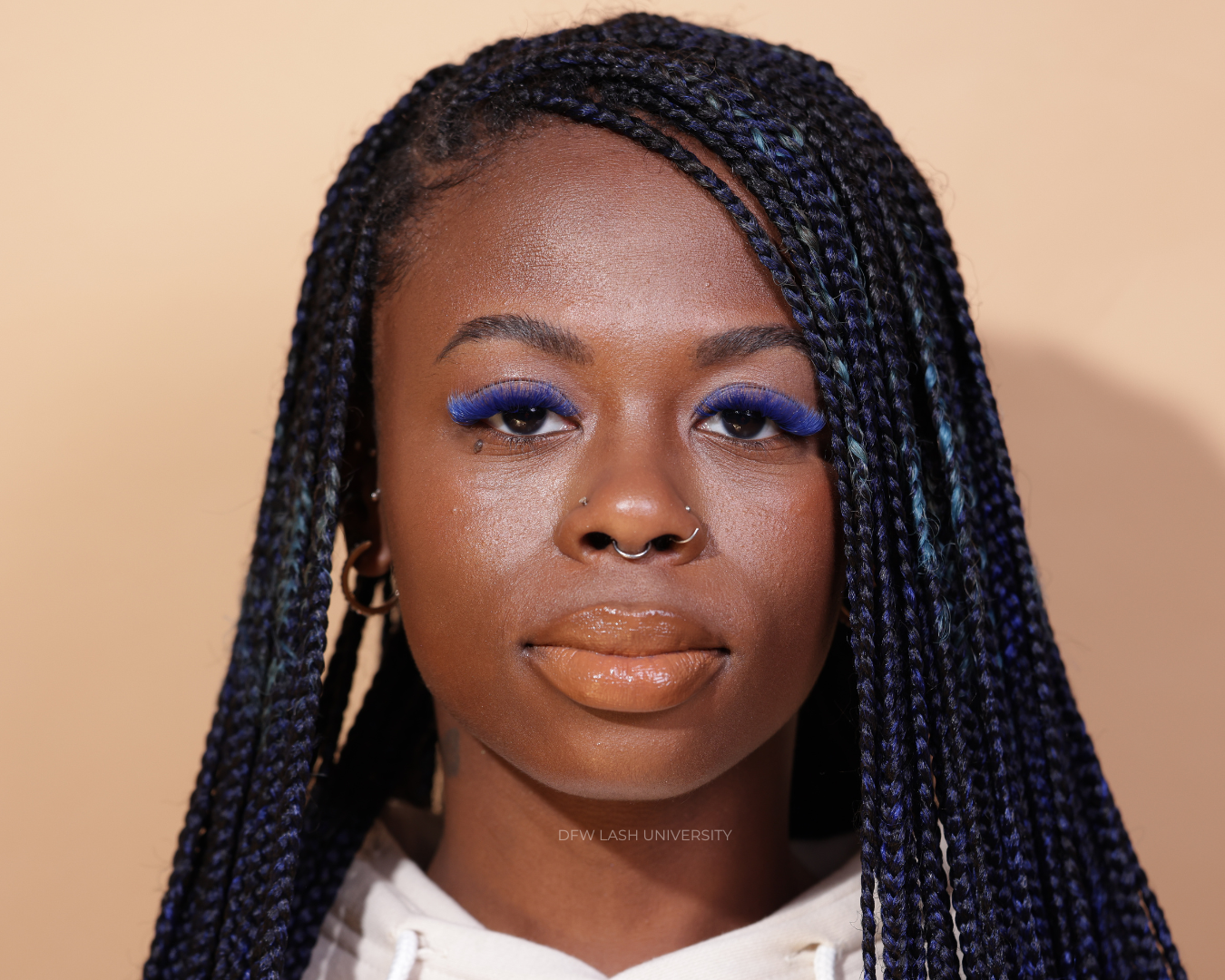 Diving into Blue Lashes: The Hottest Trend Sweeping the Beauty Industry